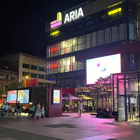 Lägenhet Sena Center