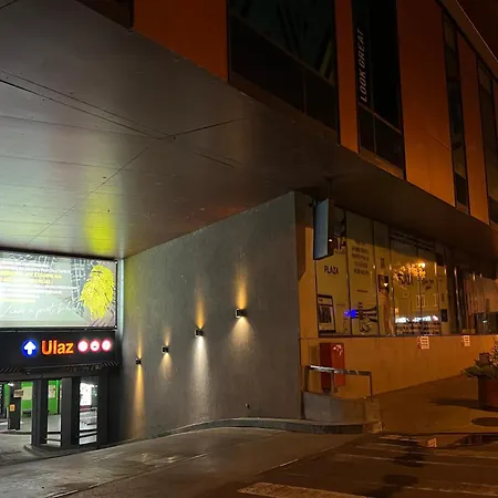 Sena Center Apartman *